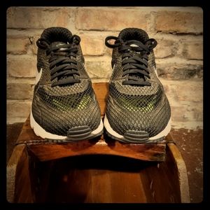 Air Max 90 " Black Volt" size 13